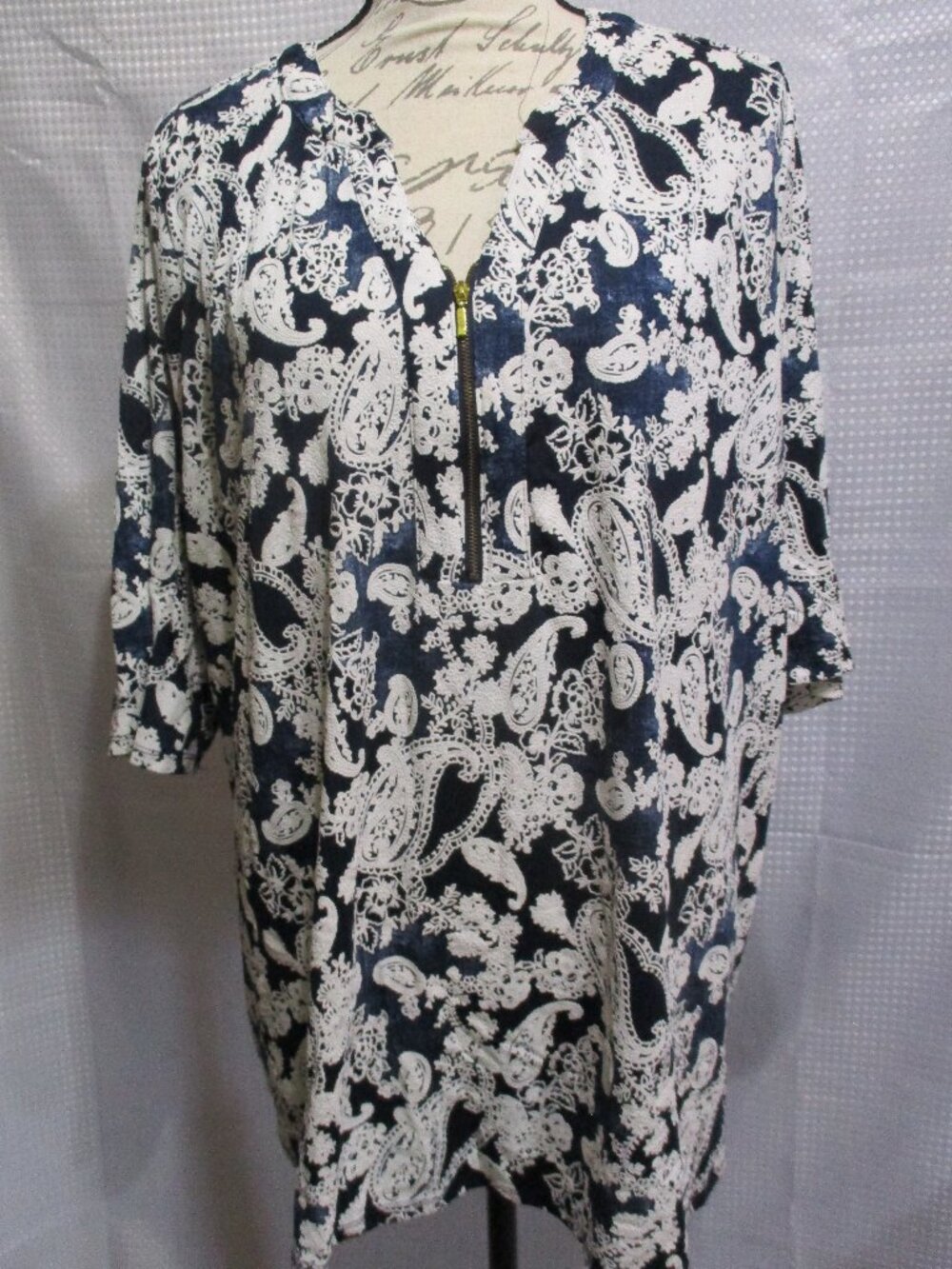 Robert Louis Textured Paisley Print Pull Over Zip Up Plus Size Women's Top Sz 3X